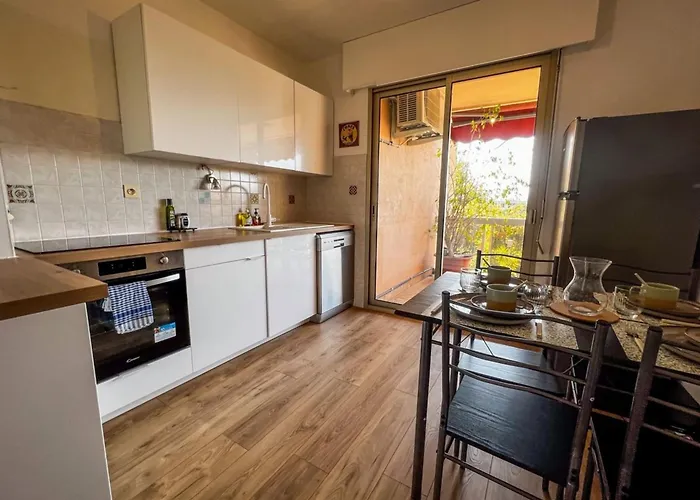 Carla - Vue Clim Wifi Parking - By Tgb * Ajaccio (Corsica)